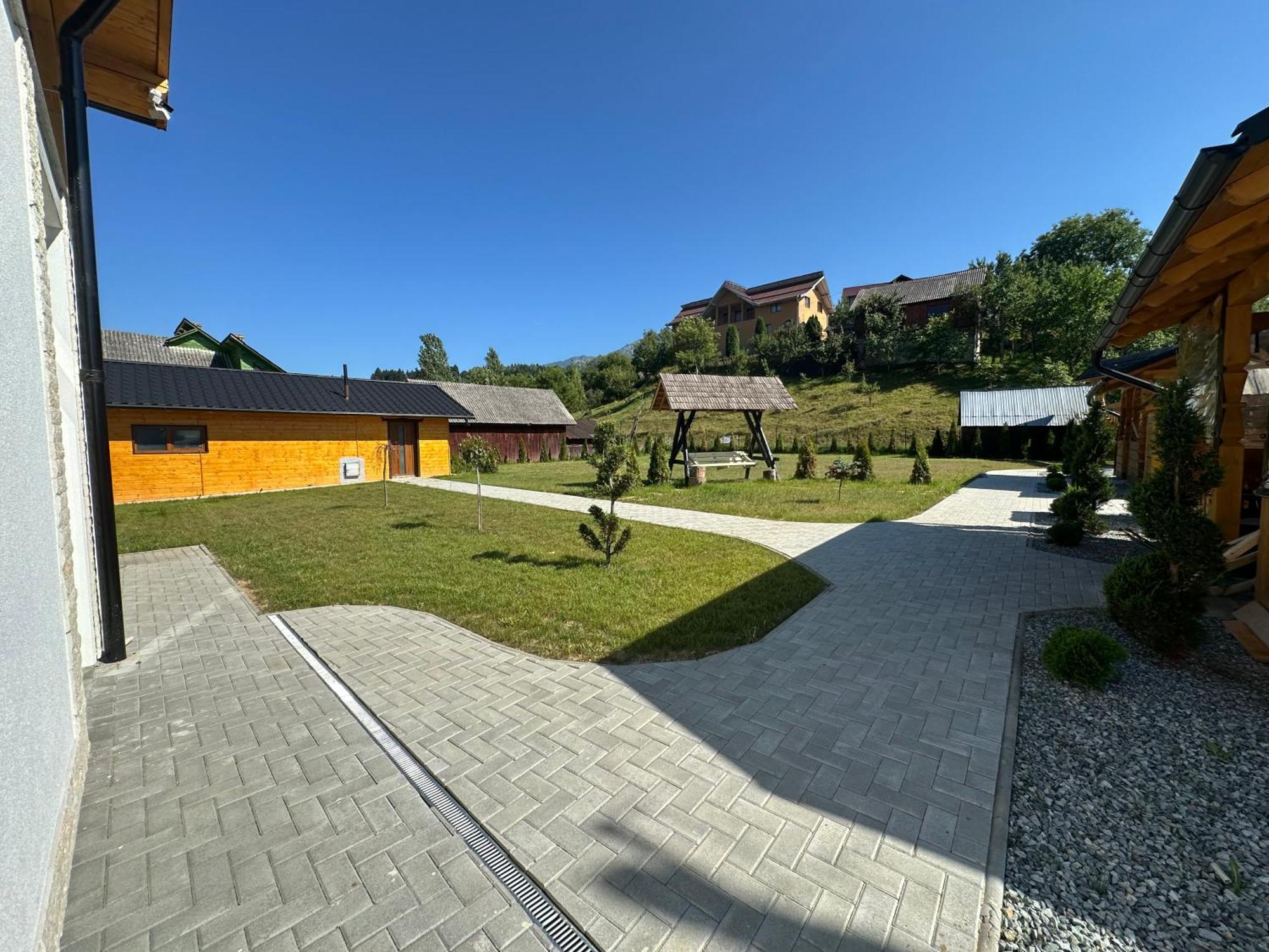 Popasul Din Vale Hotell Moisei Exteriör bild