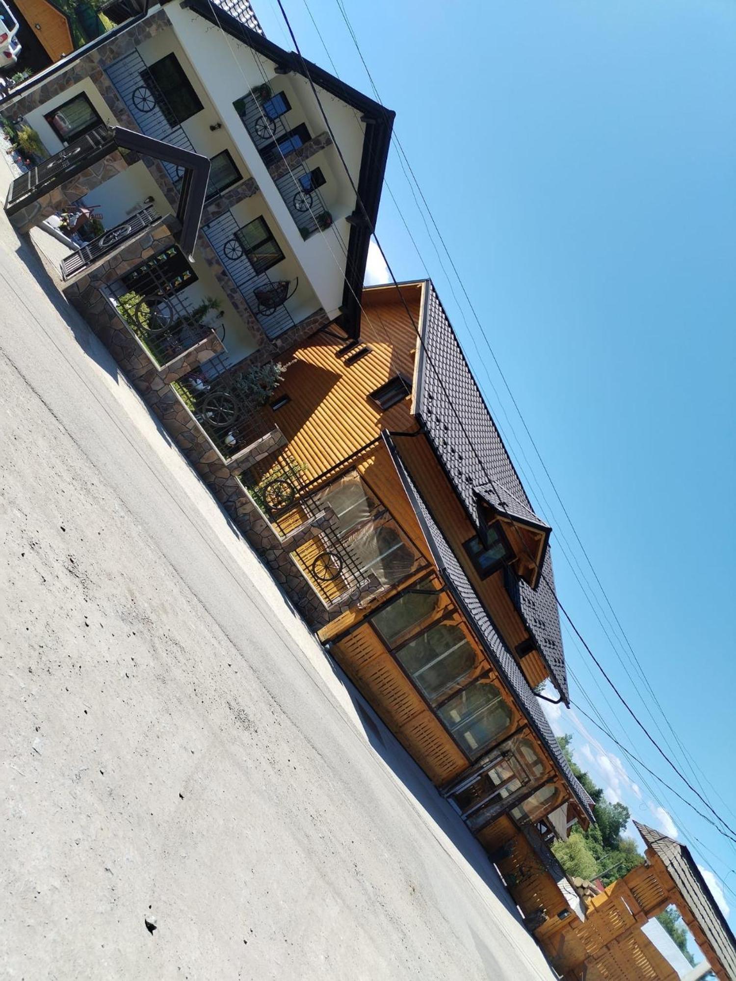 Popasul Din Vale Hotell Moisei Exteriör bild