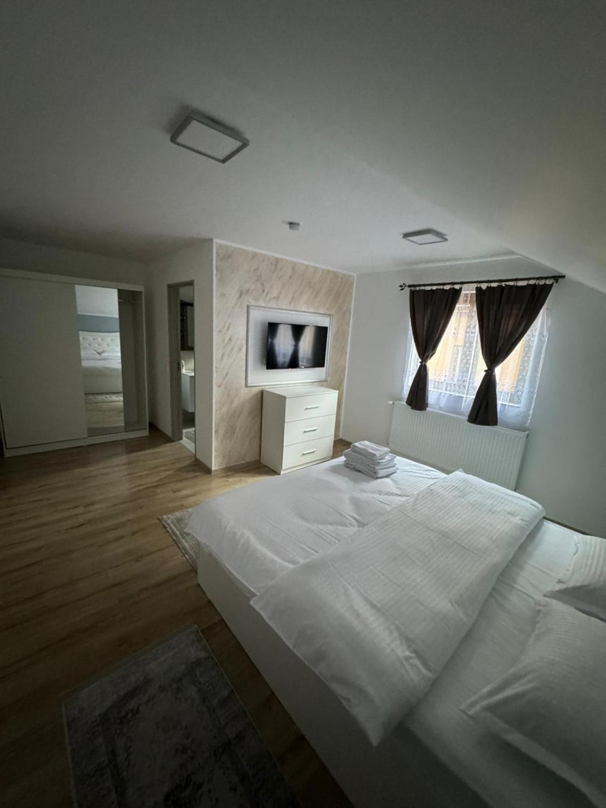 Popasul Din Vale Hotell Moisei Exteriör bild