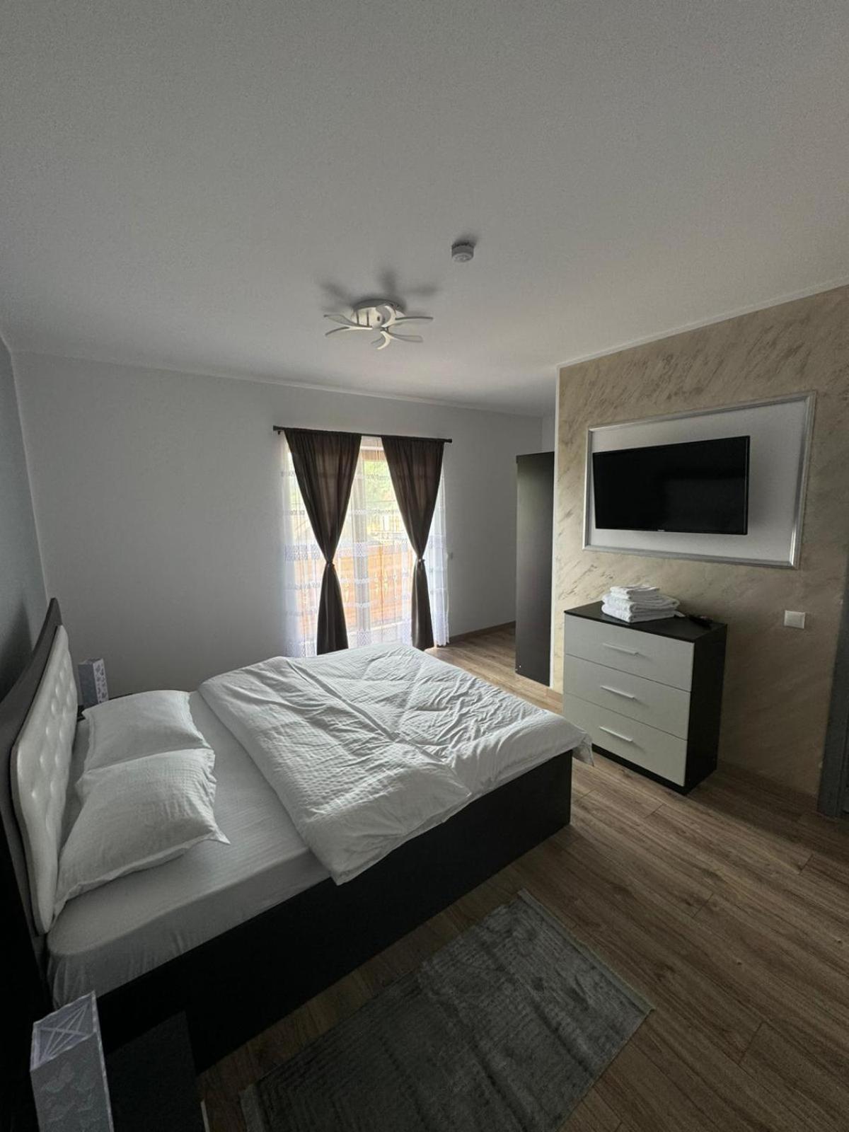 Popasul Din Vale Hotell Moisei Exteriör bild