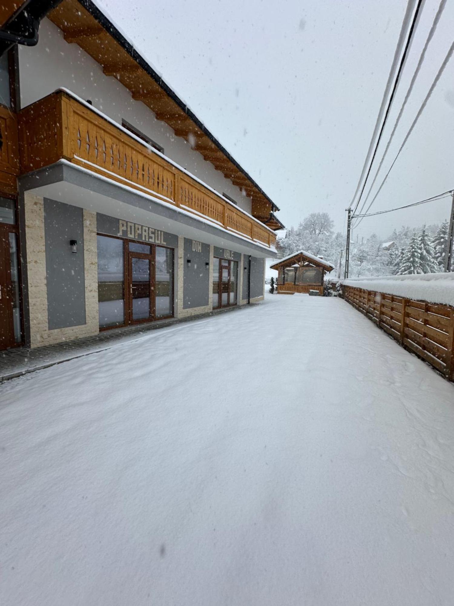 Popasul Din Vale Hotell Moisei Exteriör bild